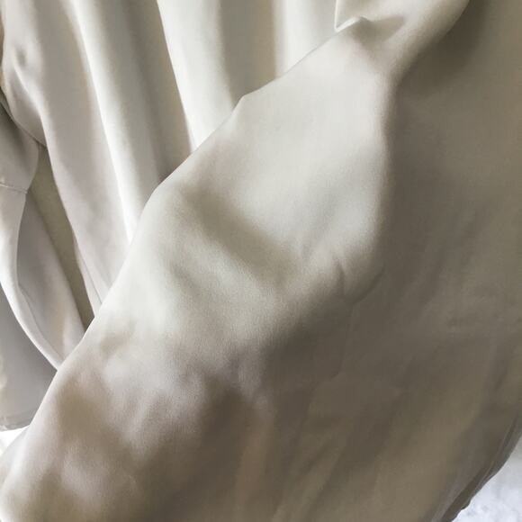 Archives Light Gray Off-Shoulder Long-Sleeve Top - Picture 11 of 12